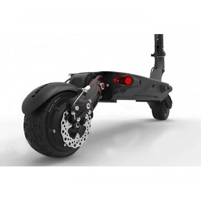 Мощный двигатель и надежные дисковые тормоза