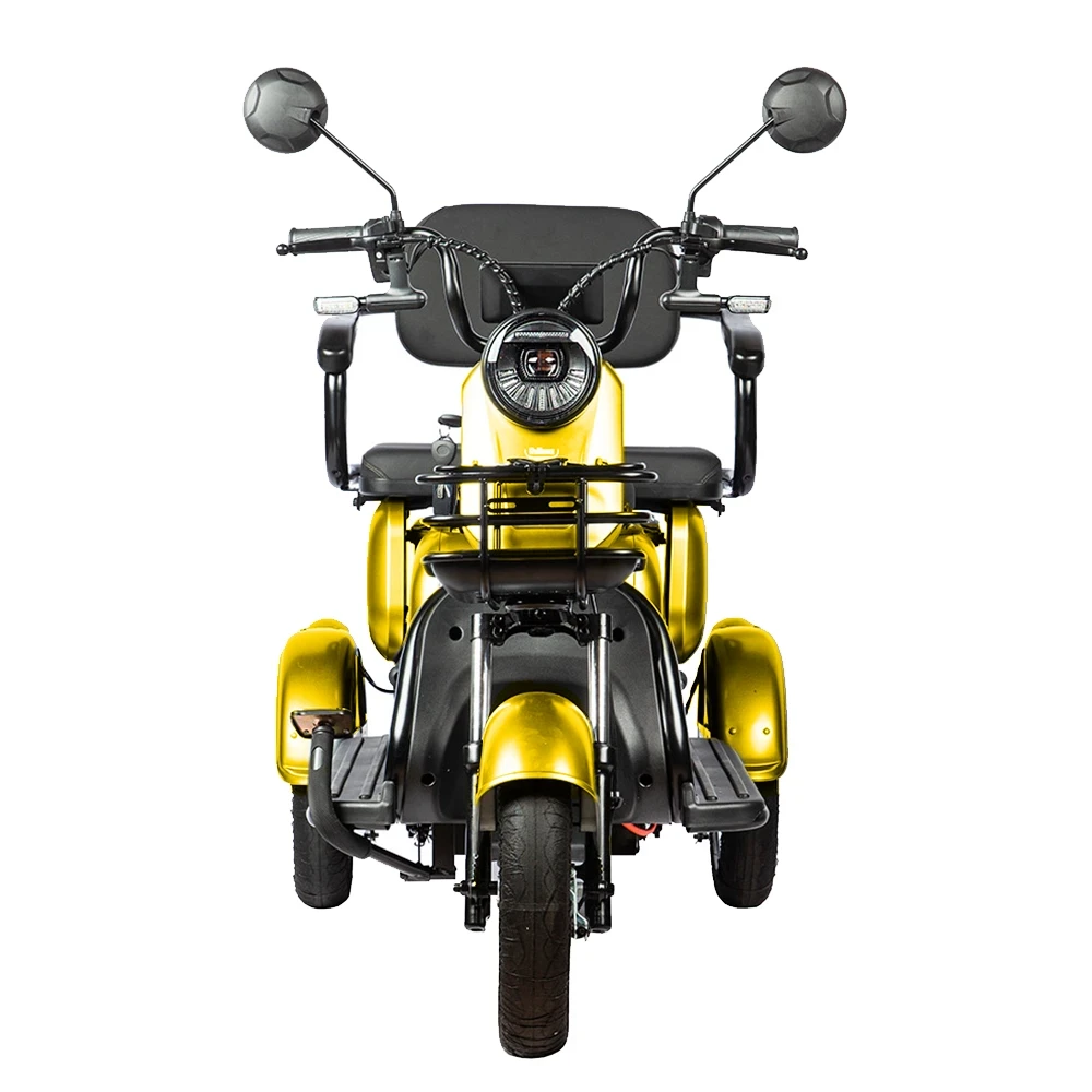 Электротрицикл Rutrike Бумеранг, вид спереди