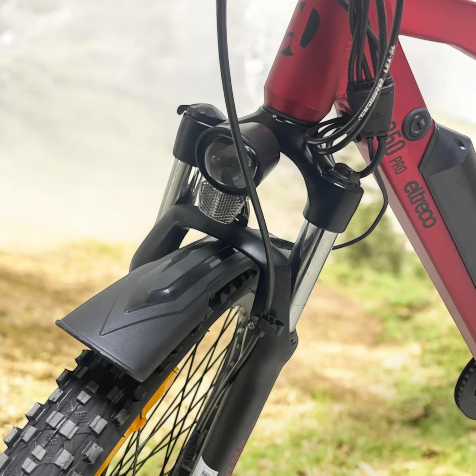 Амортизационная вилка электровелосипеда, общий вид